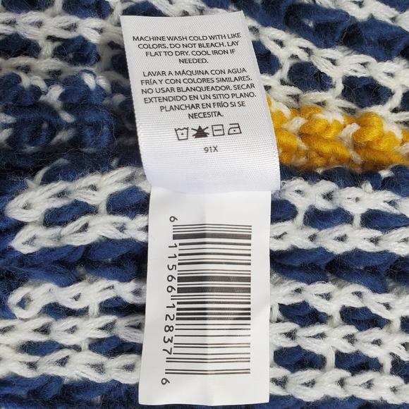 No Boundaries Women's Scarf Crochet/Knit/Tassels  100% Acrylic One Size - Picture 4 of 13